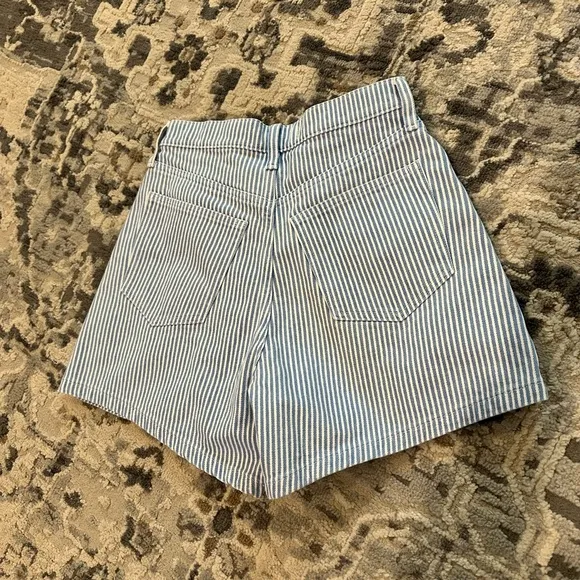 ABERCROMBIE Curve Love High Rise Dad Short NWT