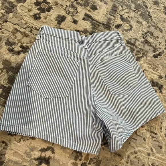 ABERCROMBIE Curve Love High Rise Dad Short NWT