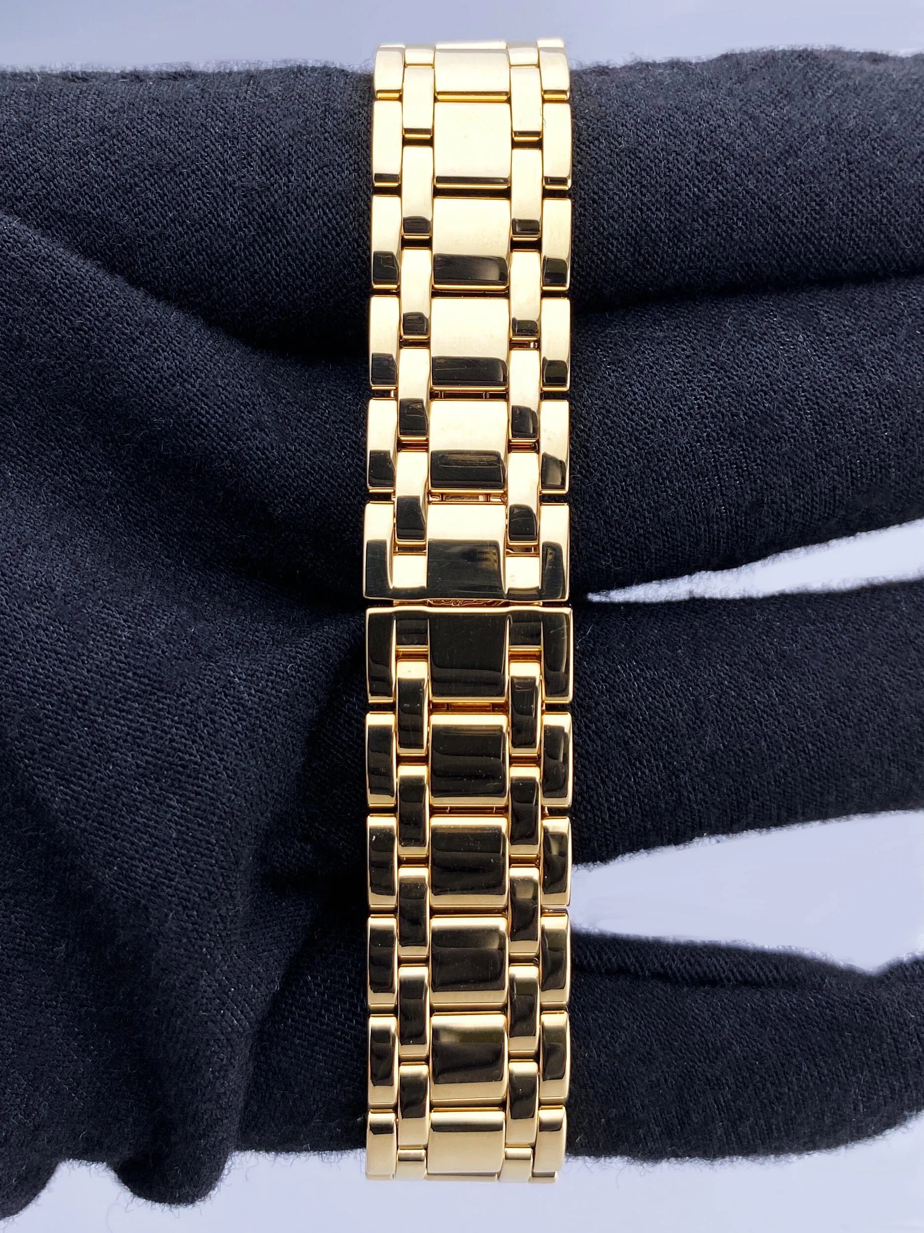 Cartier Tank Americaine W26015K2 18K Yellow Gold Ladies Watch