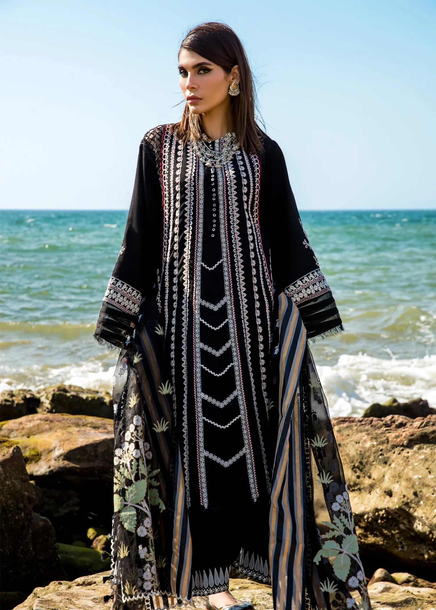 CRIMSON LAWN 2023 BY SAIRA SHAKIRA | Marori Dreams