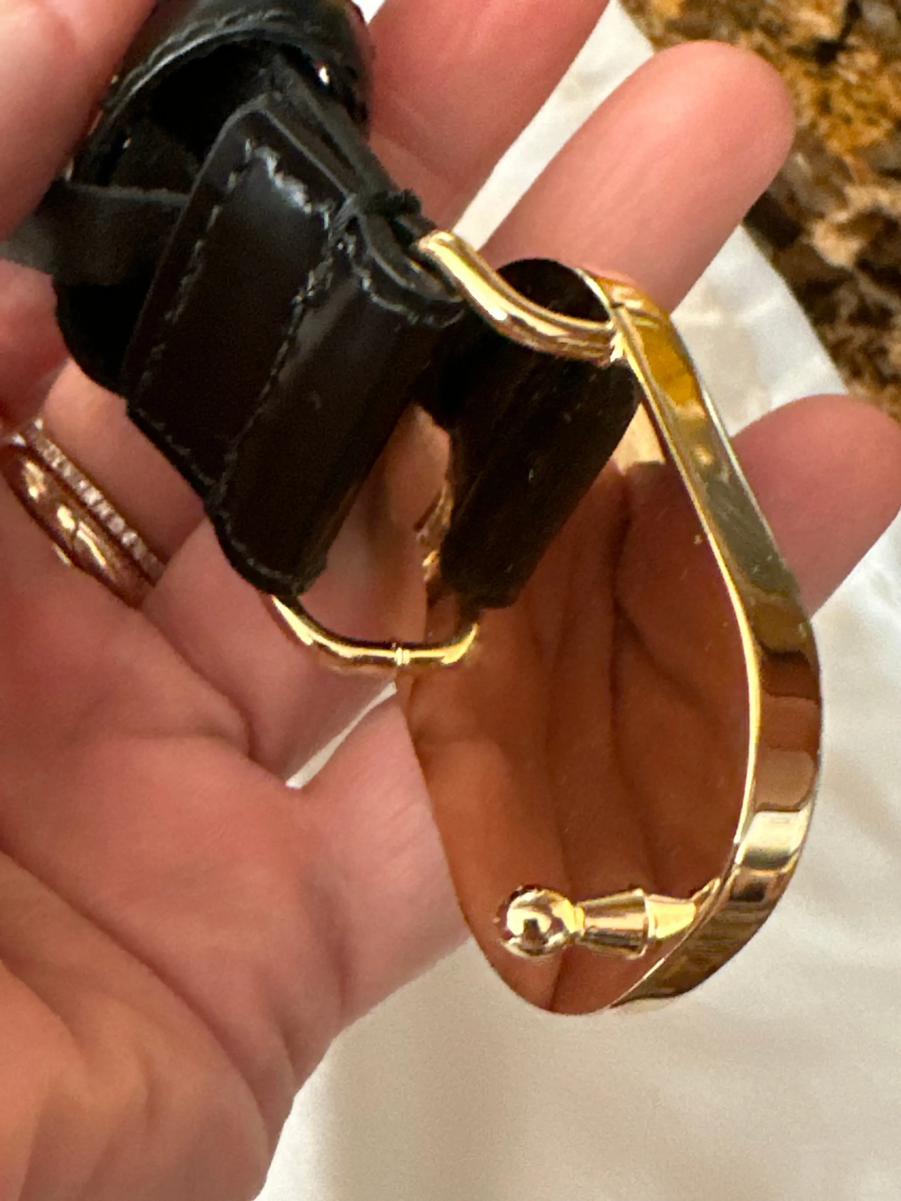 Gucci Leather Belt with Enamel Logo Buckle in Black