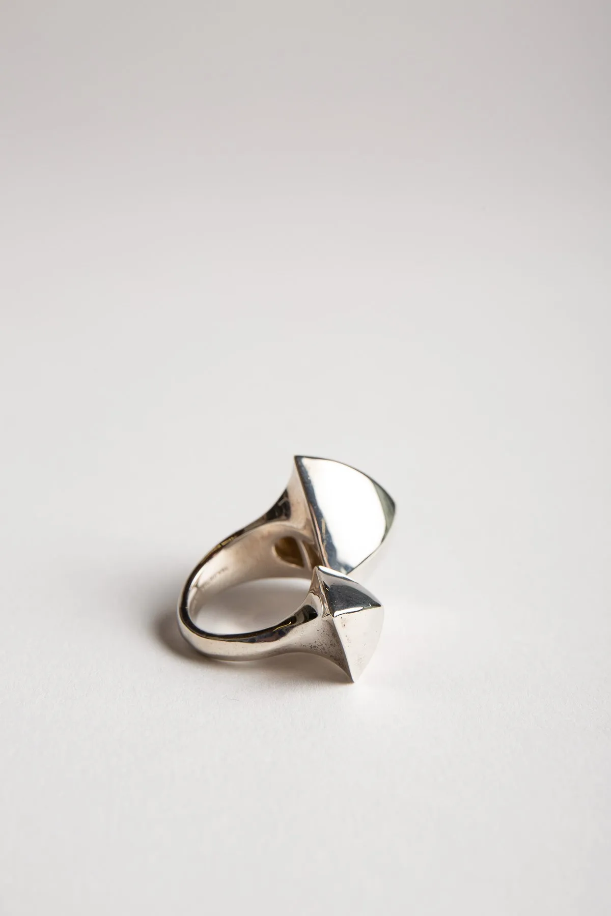 HERMÈS | 1970'S BETWEEN FINGER RING