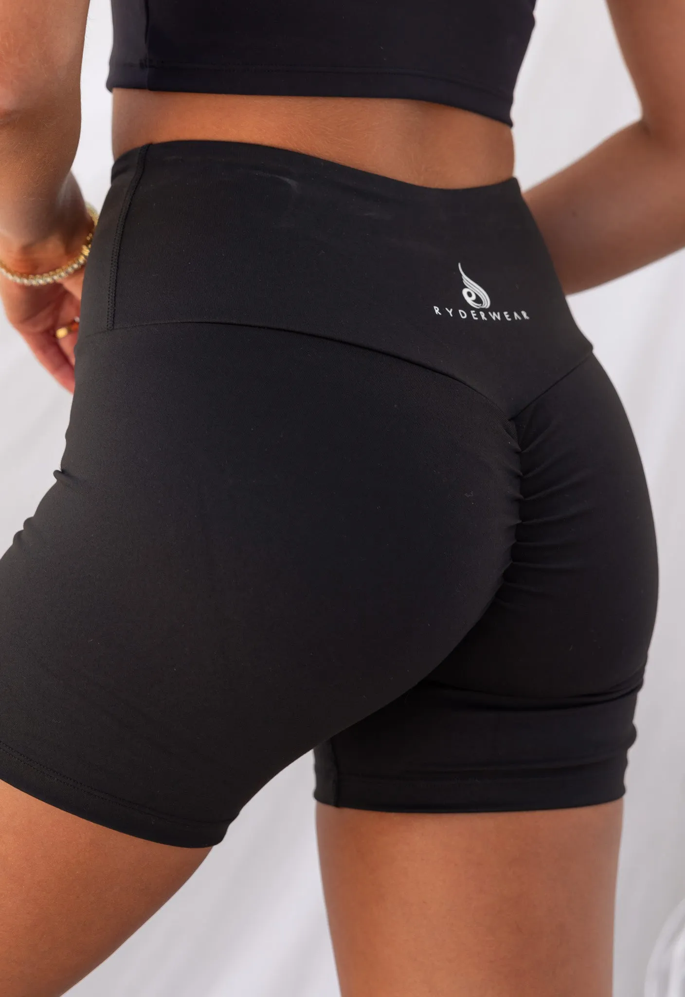 Mid Length Scrunch Shorts - Black