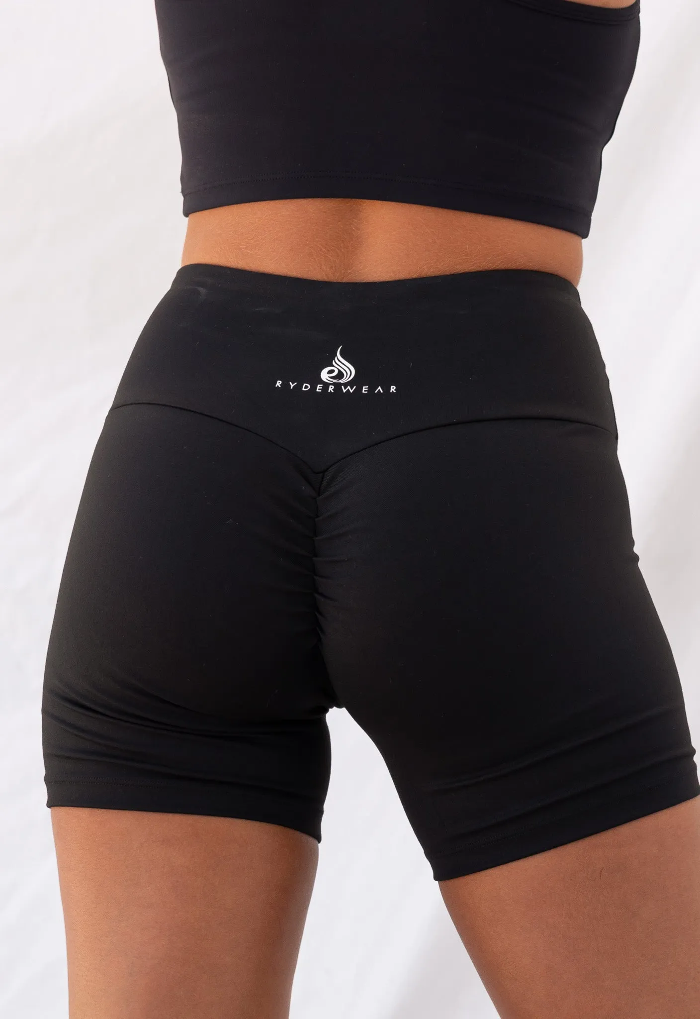 Mid Length Scrunch Shorts - Black