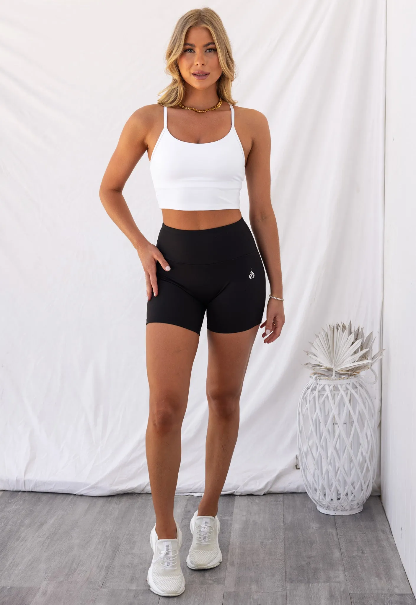 Mid Length Scrunch Shorts - Black