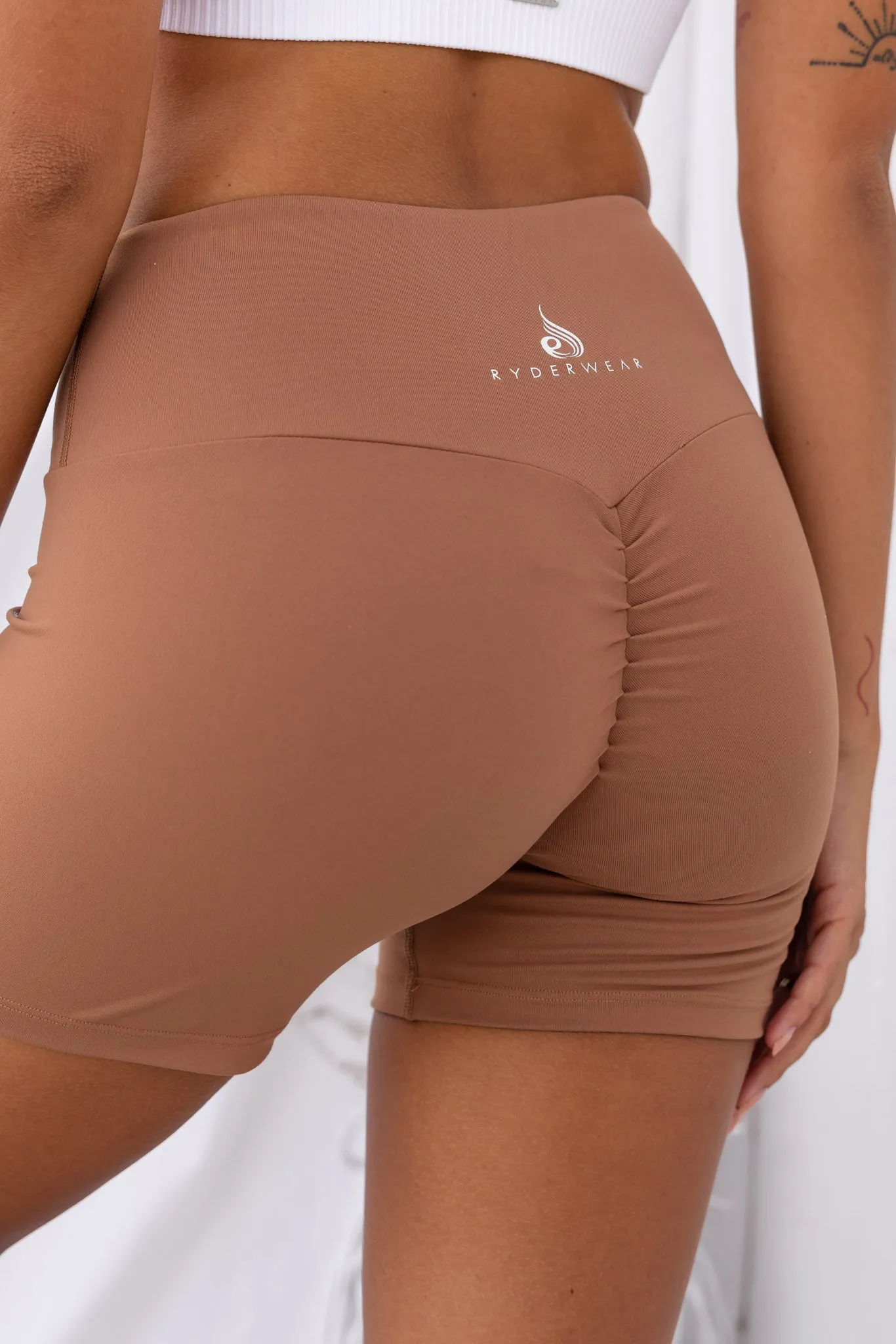 Mid Length Scrunch Shorts - Mocha