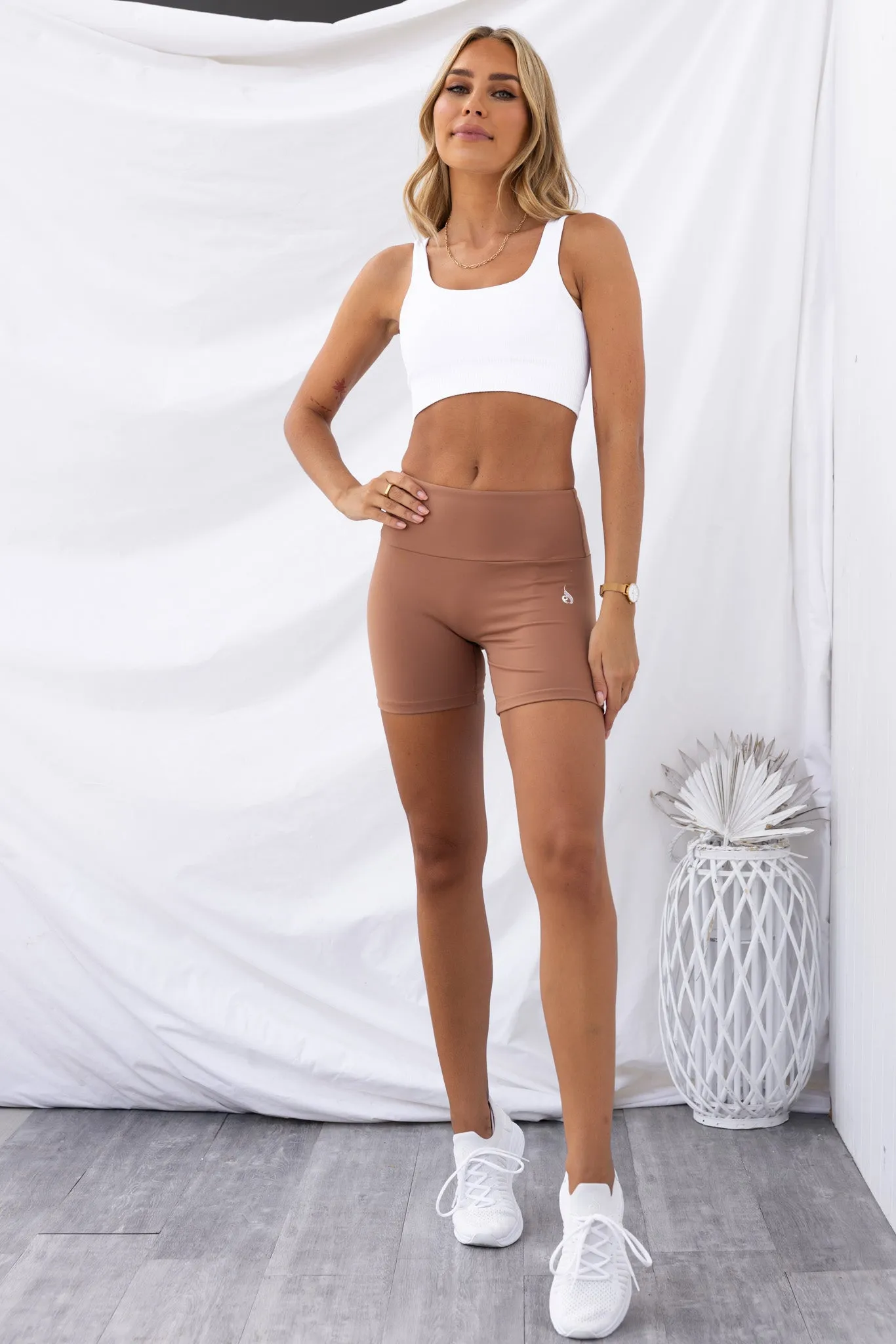 Mid Length Scrunch Shorts - Mocha
