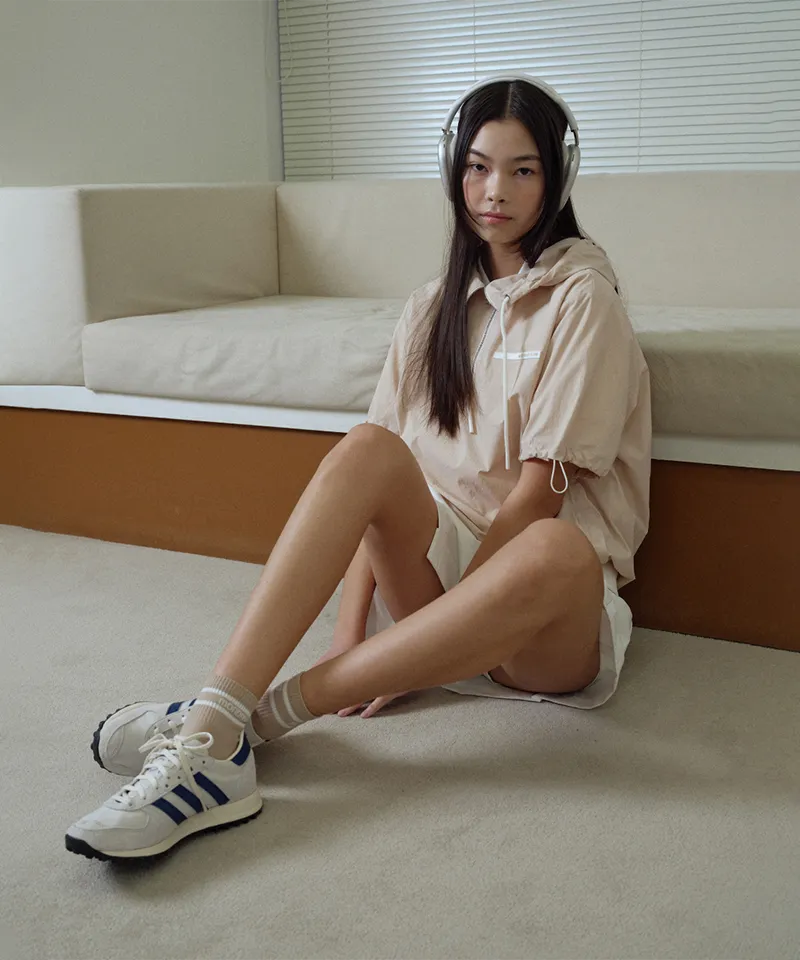 Monday Flow Logo Border Short Socks - Light Beige