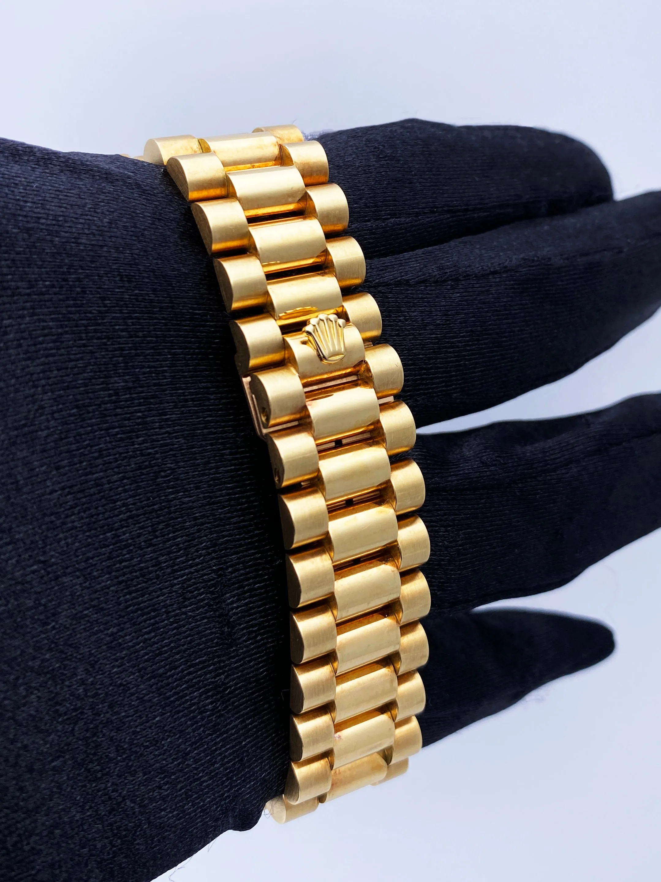 Rolex Day Date 18038 Blue Dial 18K Yellow Gold Mens Watch