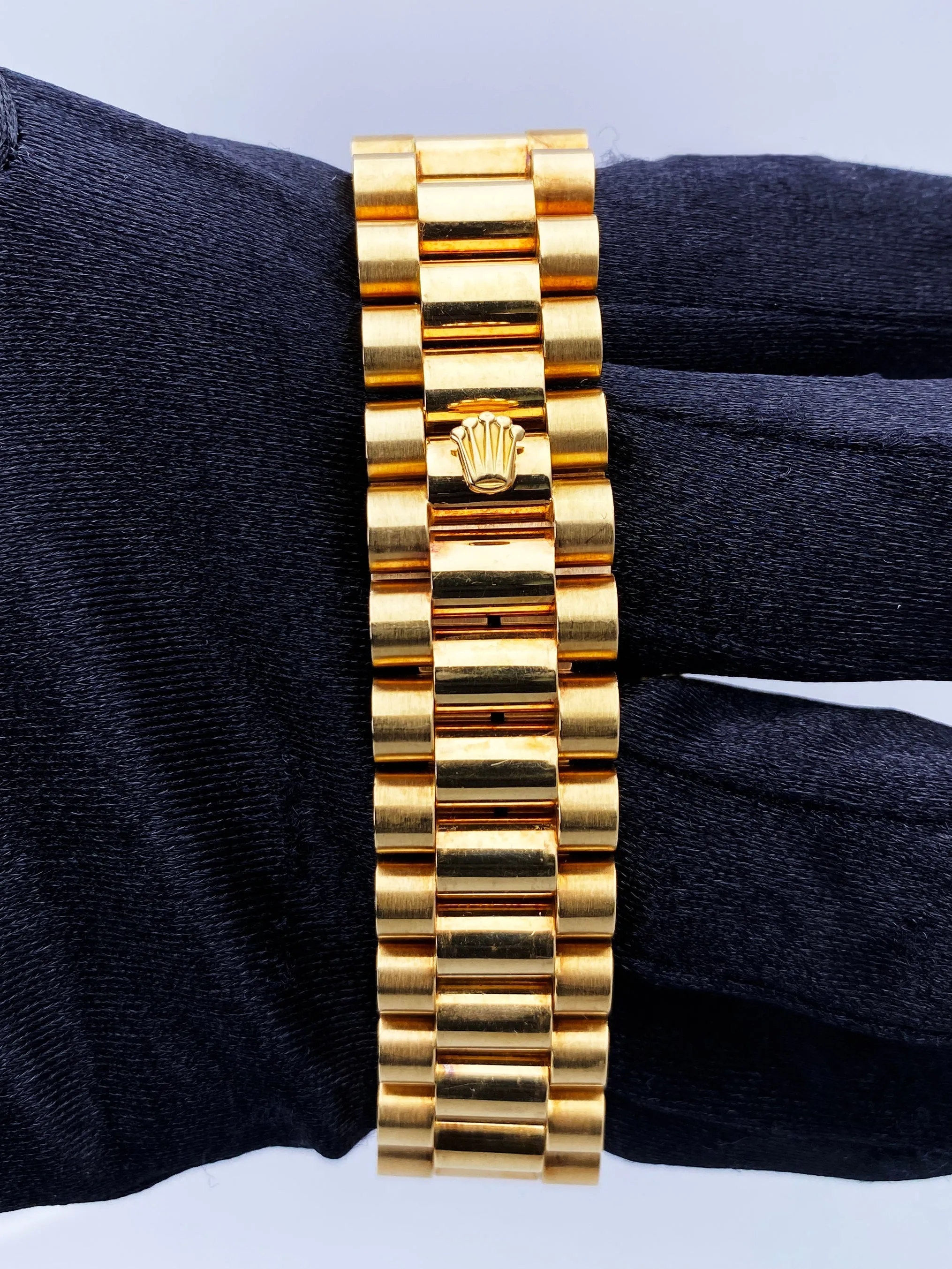 Rolex Day Date 18038 Blue Dial 18K Yellow Gold Mens Watch