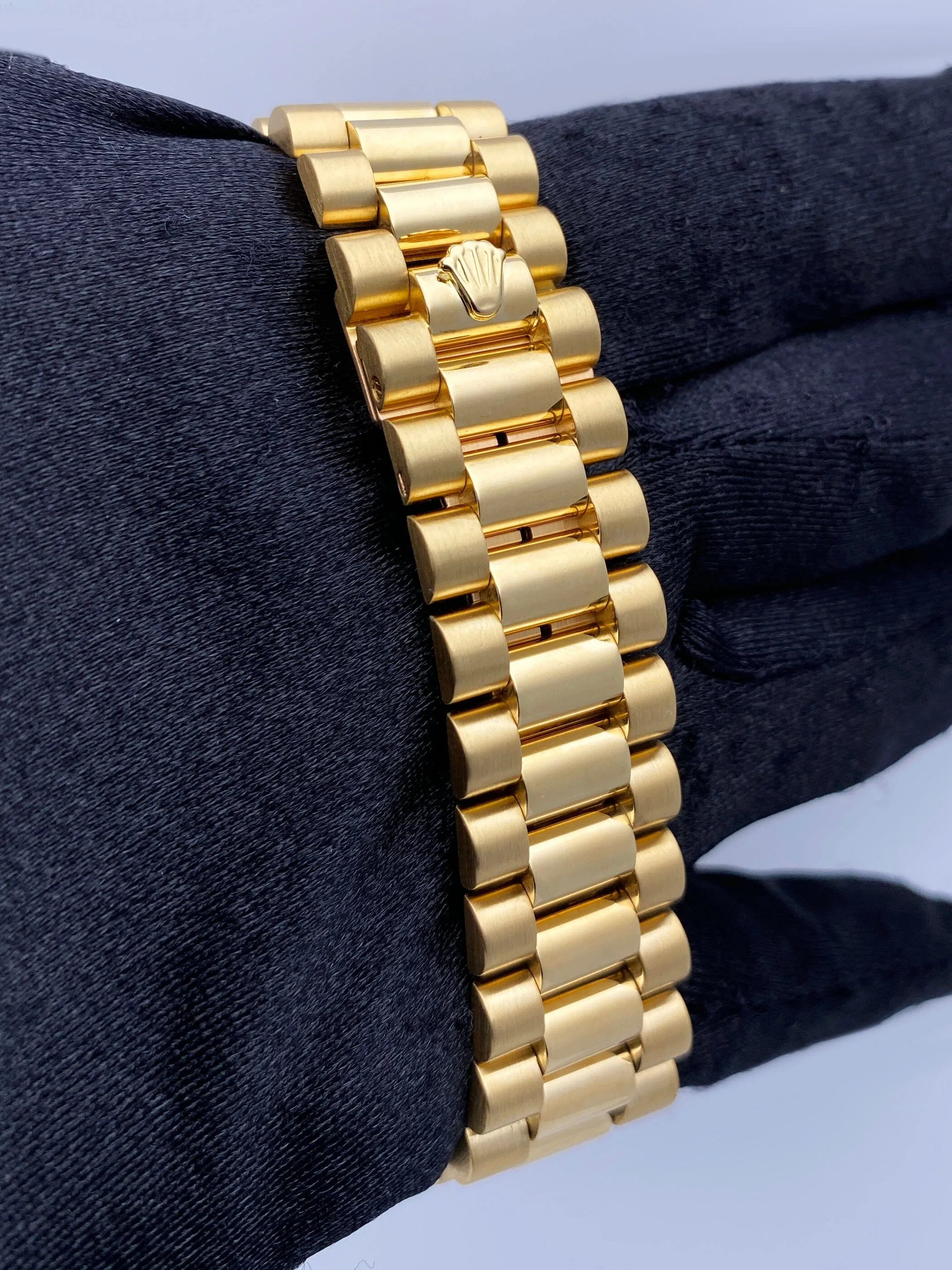 Rolex Day Date 18038 President 18K Yellow Gold Mens Watch Box Papers