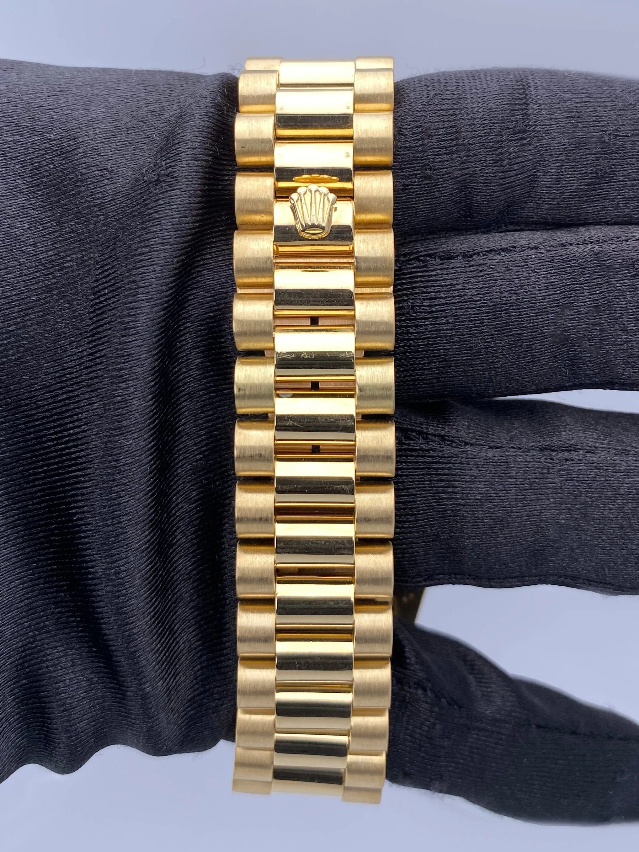 Rolex Day Date 18038 President 18K Yellow Gold Mens Watch