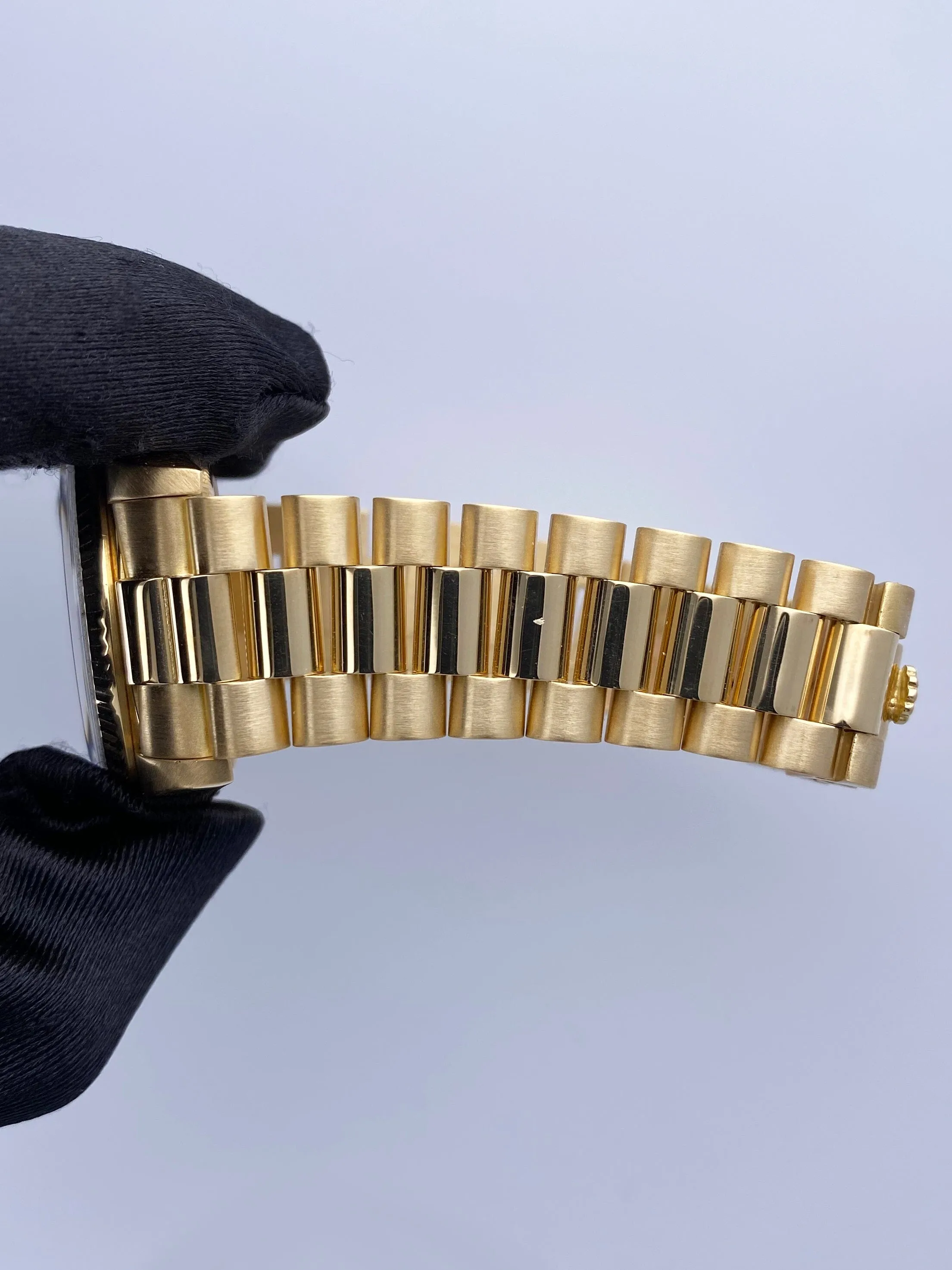 Rolex Day Date 18038 President 18K Yellow Gold Mens Watch