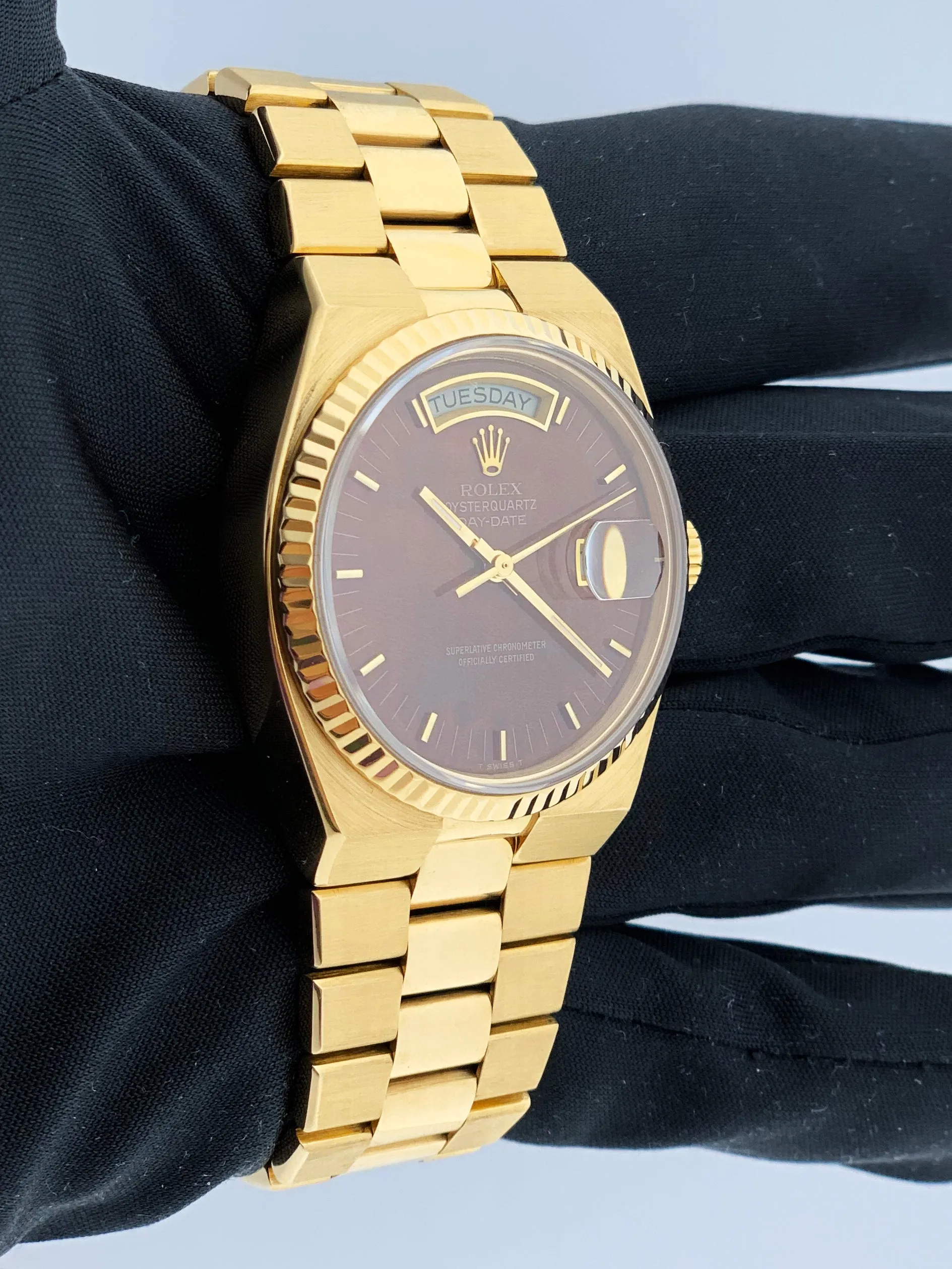 Rolex Day Date Oysterquartz 19018 18K Yellow Gold Wood Dial Mens Watch