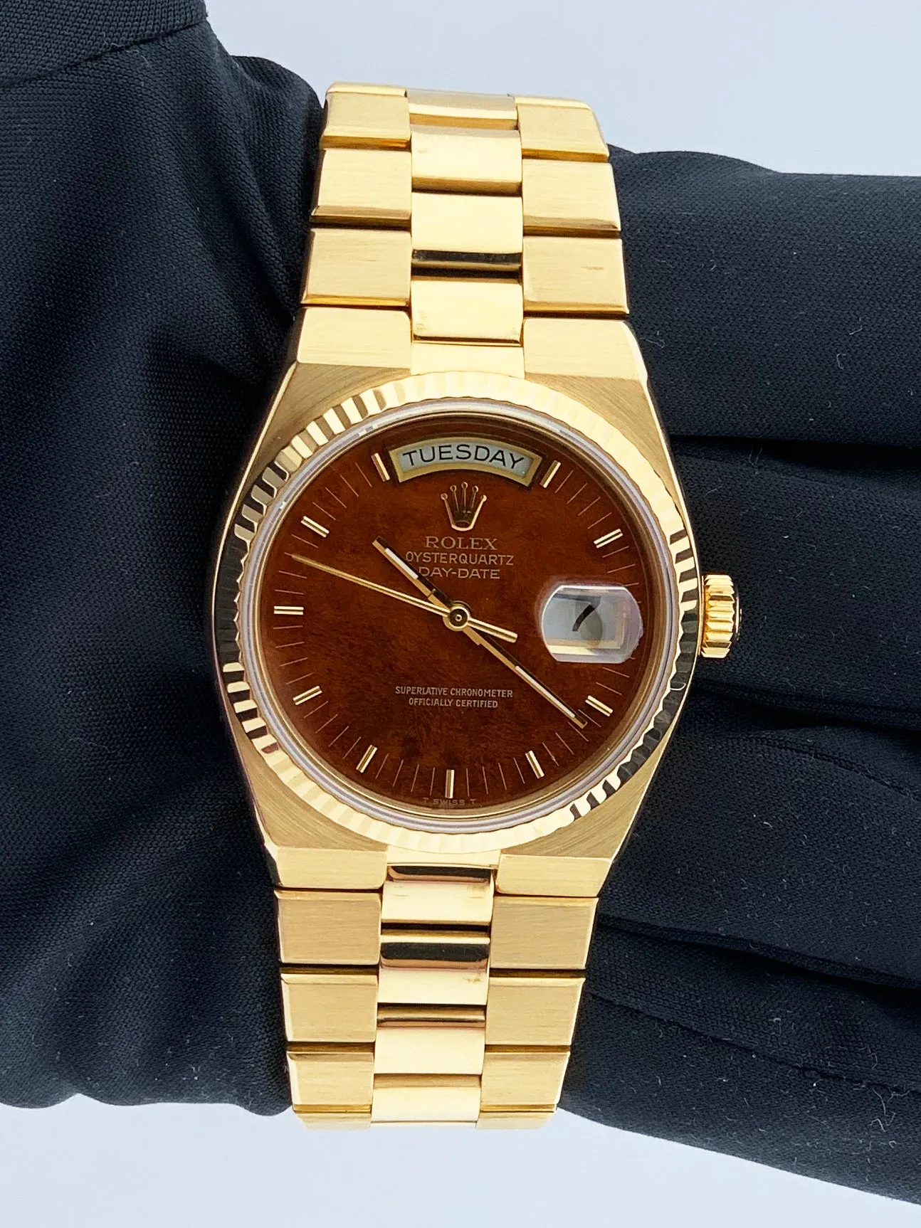 Rolex Day Date Oysterquartz 19018 18K Yellow Gold Wood Dial Mens Watch