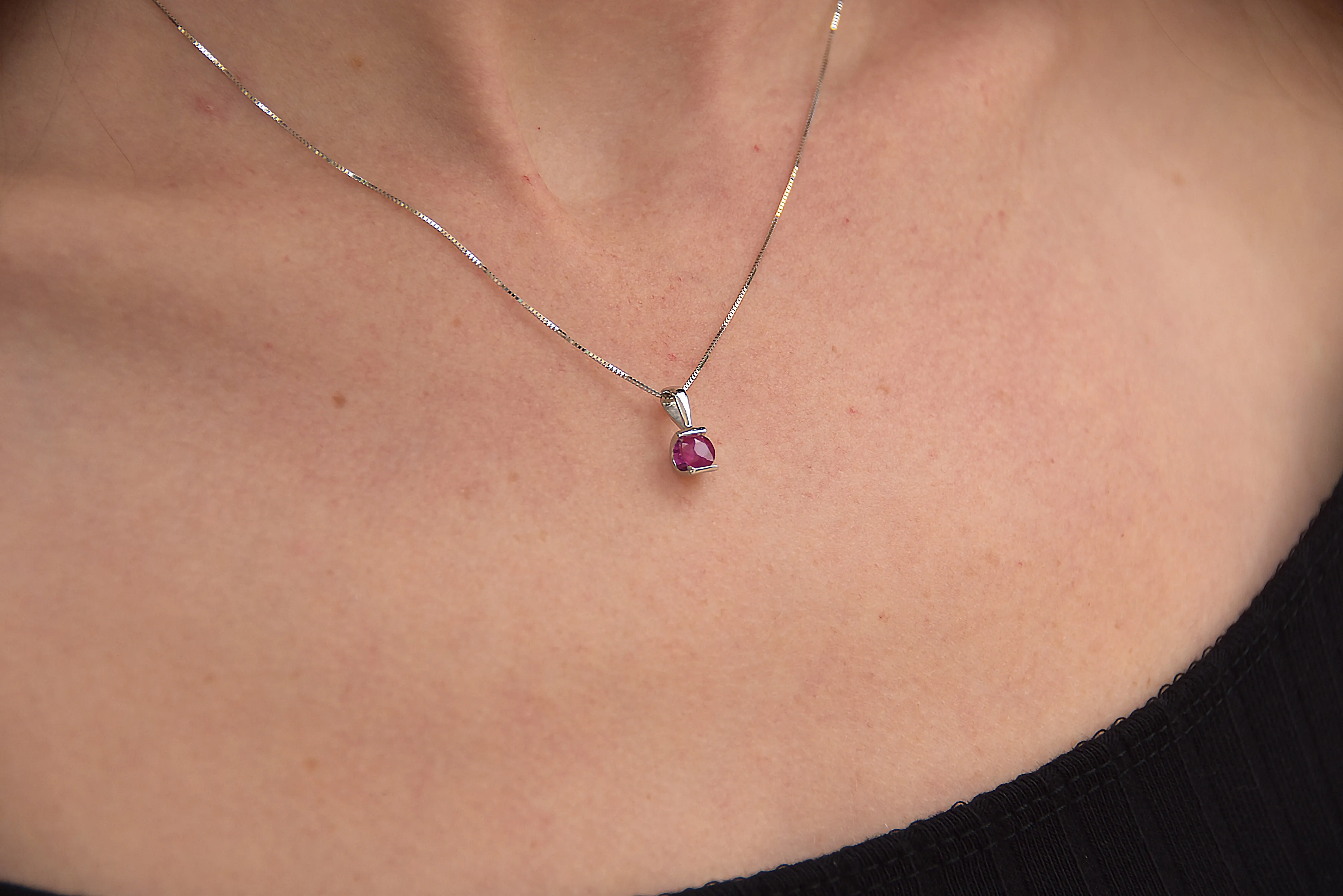 Ruby Solitaire pendant gold