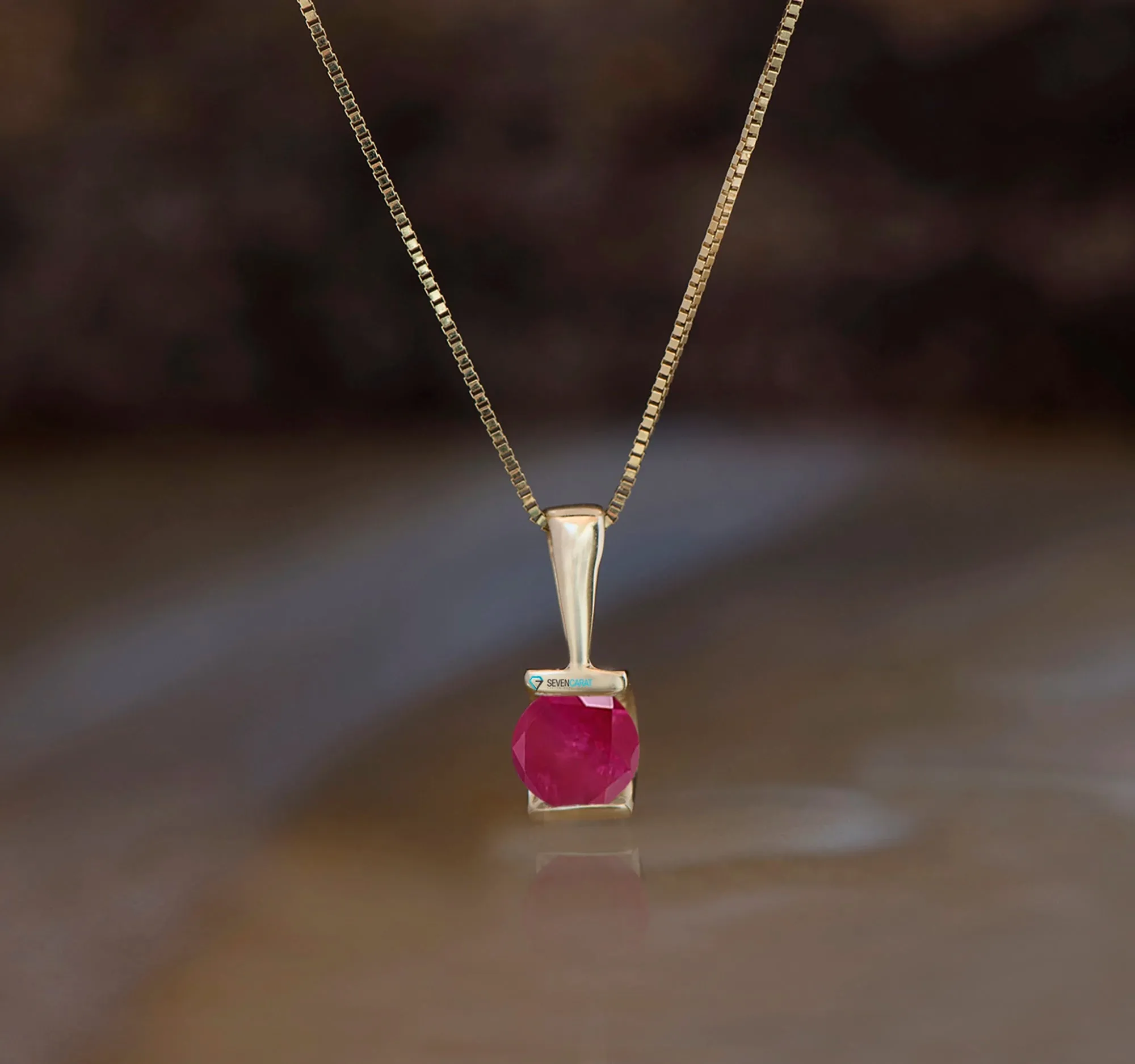 Ruby Solitaire pendant gold