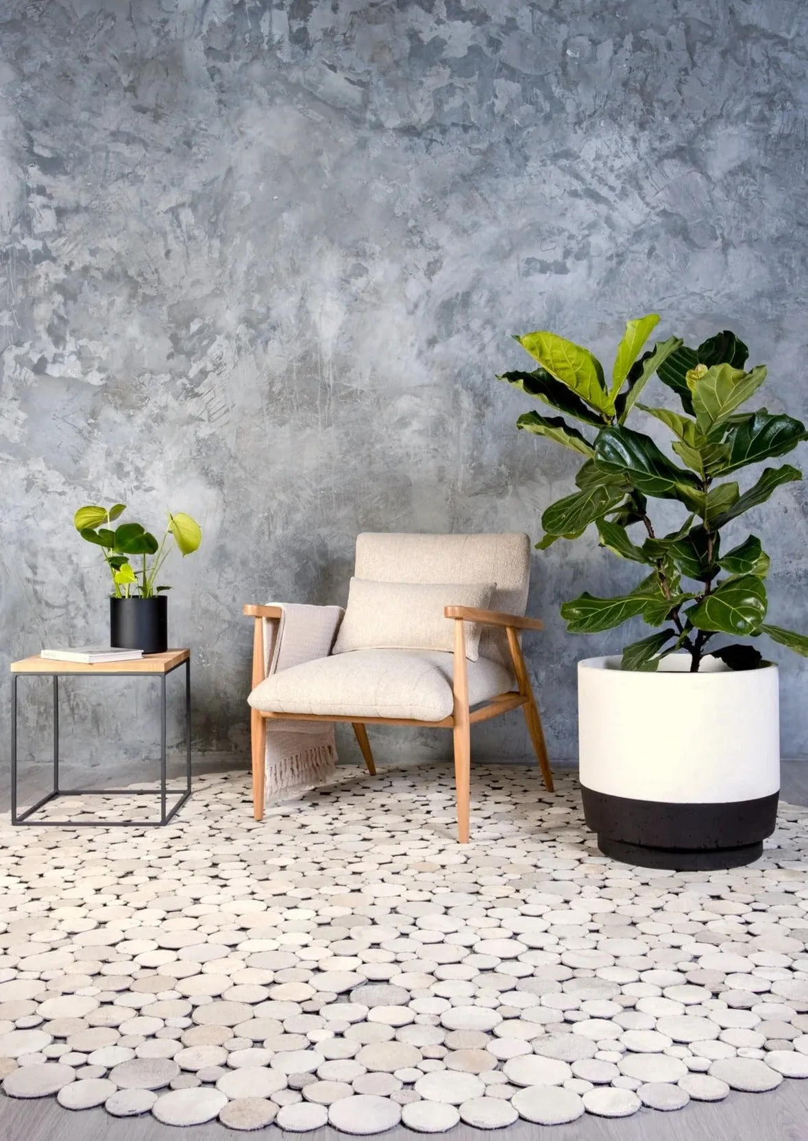 The Onyx Concrete Planter